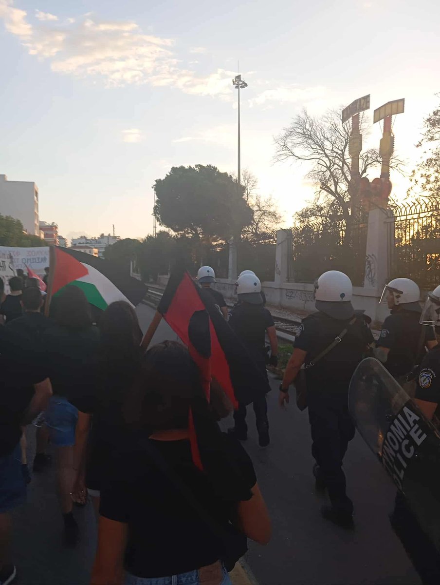 Δυναμική και με μεγάλη μαζικότητα ήταν η πορεία  στην #Πάτρα 12 χρόνια από τη δολοφονία του αντιφασίστα Π. #Φύσσα από τα παρακρατικά τάγματα εφόδου της ΧΑ. 
#antireport
Στηρίζουμε τη συγκέντρωση αλληλεγγύης  στα δικαστήρια, αύριο Παρασκευή 19/9 στις 12.30

athens.indymedia.org/post/1637658/