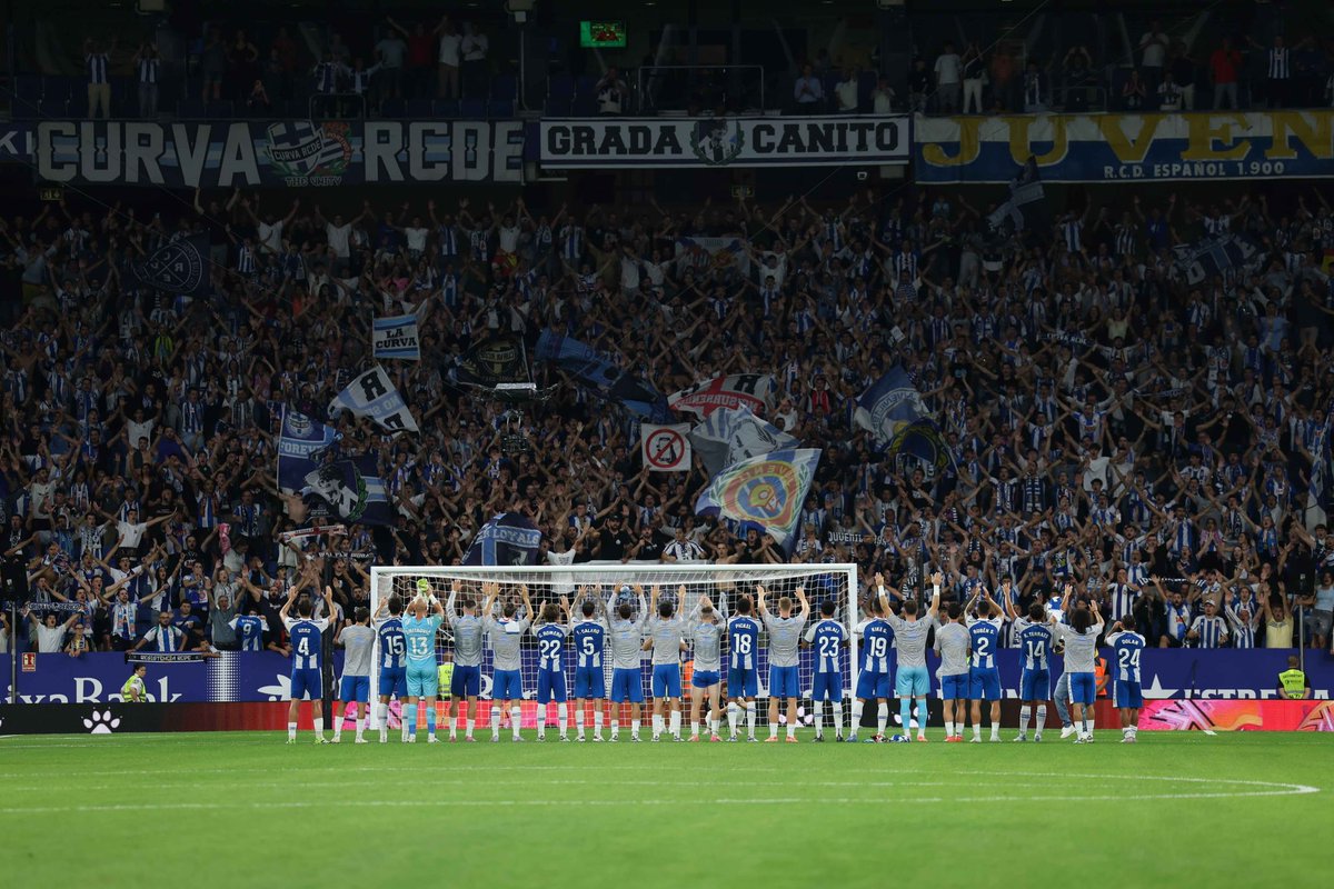 Por los que están y por los que nos dejaron, por todos los que algún día estuvieron.

¡Larga vida a la PJE!

¡Larga vida a los fanáticos del Mágico!