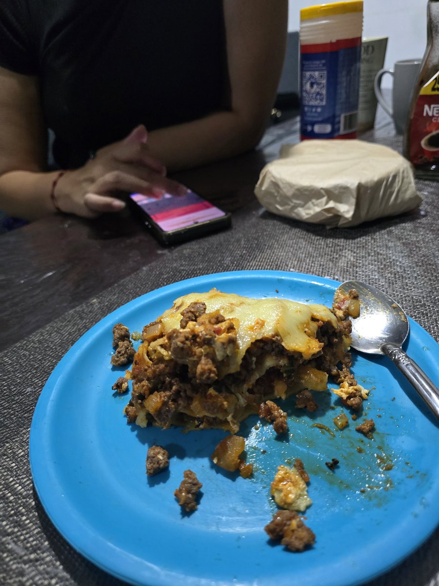 Me hicieron Lasagna.
Me saque la lotería con mi señora 🥹💖
