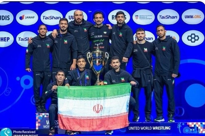 قهرمانان واقعی!!!

#علیرضا_دبیر 
#پژمان_درستکار