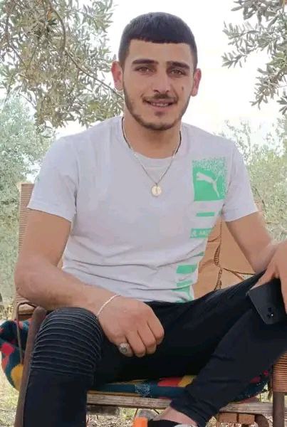 Cillevitv's tweet photo. Suriye’nin Tartus kentinde Alevi genç Milad İskandar, HTŞ’li teröristler tarafından kaçırıldı. Bölgede Alevilere yönelik zulüm sürerken, dünya kamuoyu yaşananlara sessiz kalmaya devam ediyor. https://t.co/shssNg2Cp6