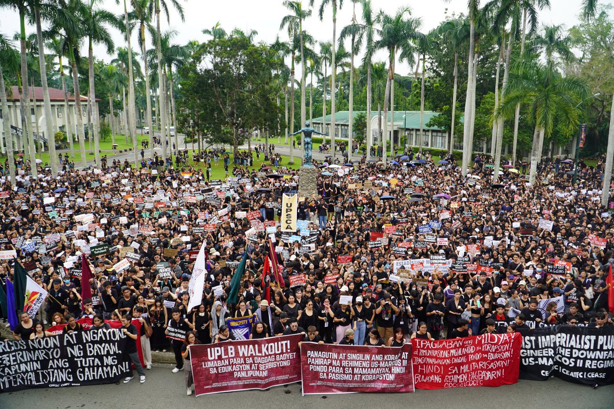 BREAKING: Higit 7000 na mag-aaral, kaguruan, at iba pang kawani ng UPLB ang dumagsa sa Oblation Park para sa university-wide walkout ngayong ika-19 ng Setyembre, sa tala ng mga organisador ng pagkilos.

#UPLBWalkout
#NoToKorap