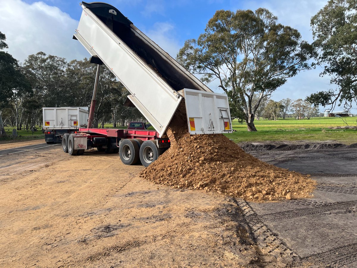redskyenergy's tweet photo. $ROG $ROG.ax  | 🚧  Red Sky Energy's KN2 pad construction at Killanoola continues to advance  #energy #ASX

✅ Site has been levelled out and cut down

✅ Baseload fill now delivered and applied this morning https://t.co/IYimDz7Vp8
