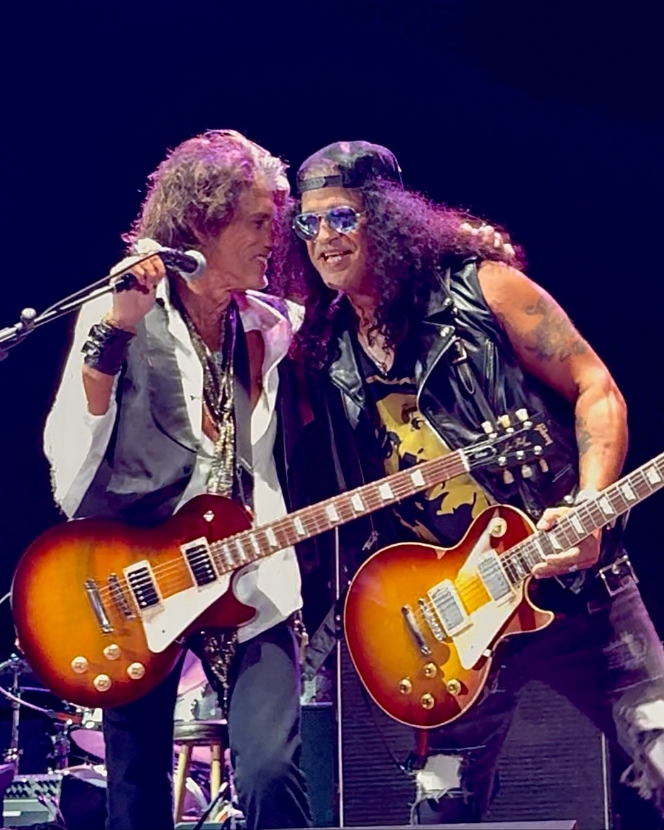 Slash_Updates's tweet image. Great shots! @Slash &amp;amp; @JoePerry together on stage at @HollywoodBowl ,supporting @TheWho , playing Mama Kin
(c) Tako
