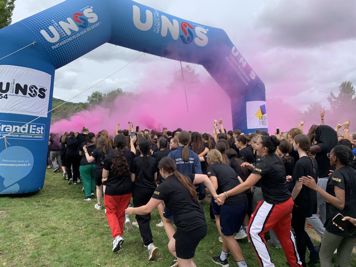 Les lycéennes de Poinca ont participé à la manif UNSS du 17 sept à Metz. Après la découverte de 20 ateliers sportifs différents C'est parti pour la Color Run. Bravo aux élèves engagées; les professeurs d’EPS les invitent à poursuivre leurs activités à l’asso sportive du lycée !