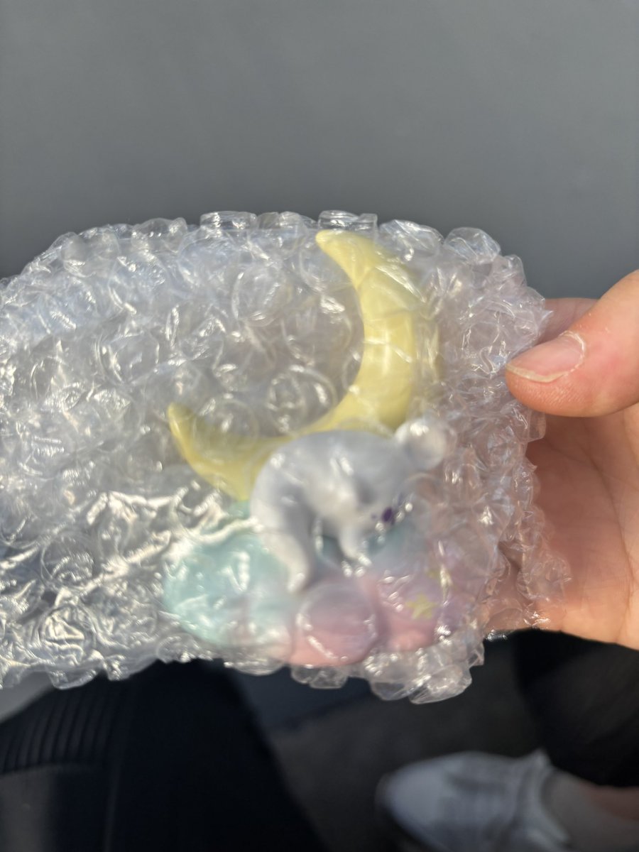 ribon___2's tweet photo. ディズニー ハロウィーン ハロウィン フィギュア 譲渡 交換

譲) 月

求) 城or定価

本日(9/19)ランドでの交換もしくは明日(9/20)のシーでの交換希望です。
お気軽にお声掛けください🙇🏻‍♀️

#ディズニー　#ハロウィングッズ
#ミニチュアフィギュアコレクション https://t.co/EFu3cbLyMe