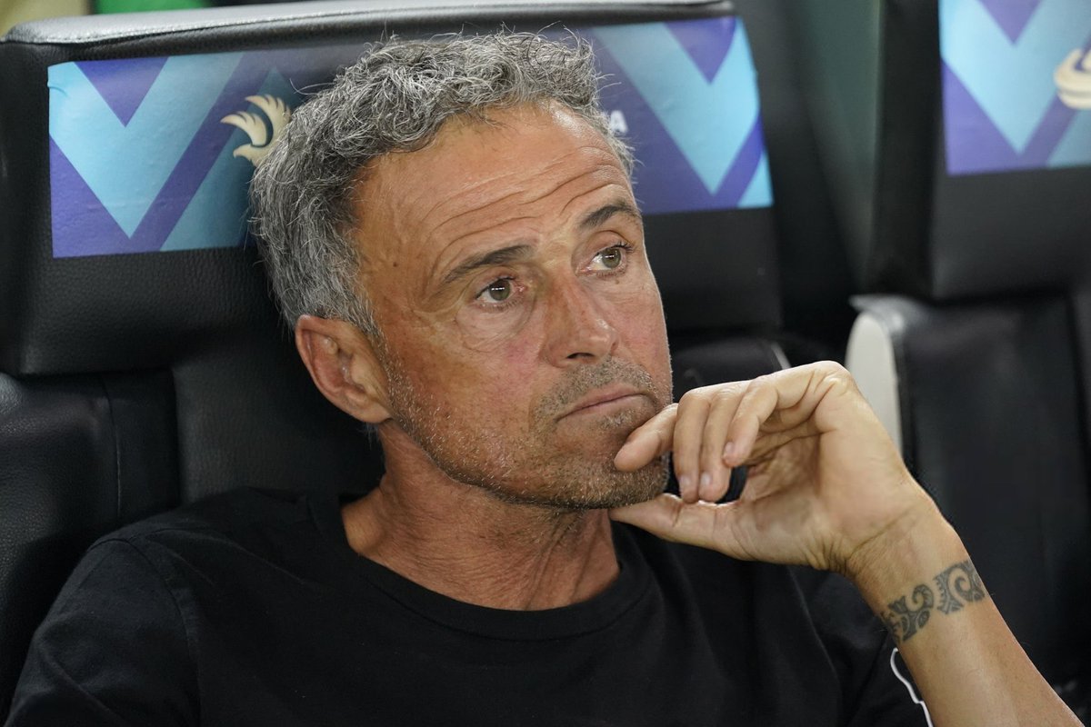 🚨 SPORT | إنريكي يريد العودة وتدريب برشلونة مجددًا في المستقبل.

هناك أيضًا في النادي من يريده، وقد يكون اسمه ضمن أوراق الحملات الانتخابية في الانتخابات القادمة.