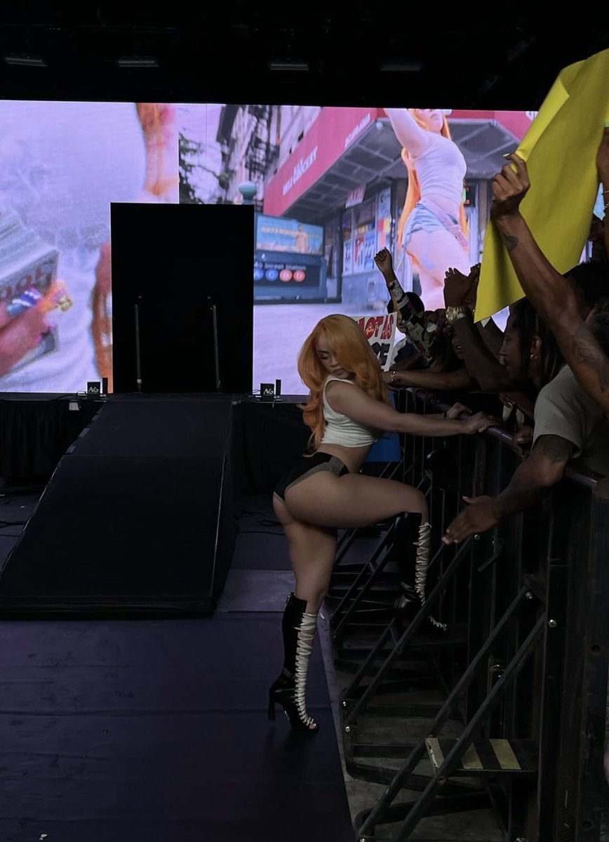 On a scale of 1-10 

How bad is ice spice 😍