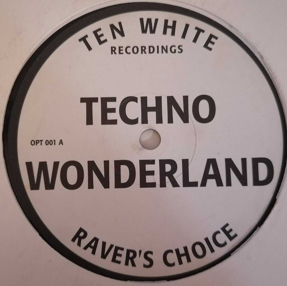 TennersTenTun's tweet image. A very good morning to everyone, Your Friday is here!!! I&apos;ll be Live after the 8am ads on undergroundbass &amp;amp;
Mixcloud.com/tennerstentun (Fri 19th Sep 2025) All vocals on todays Stomp Show *96 Happy Hardcore*
Hope you can join me, Nice1!
Have a great Friday!