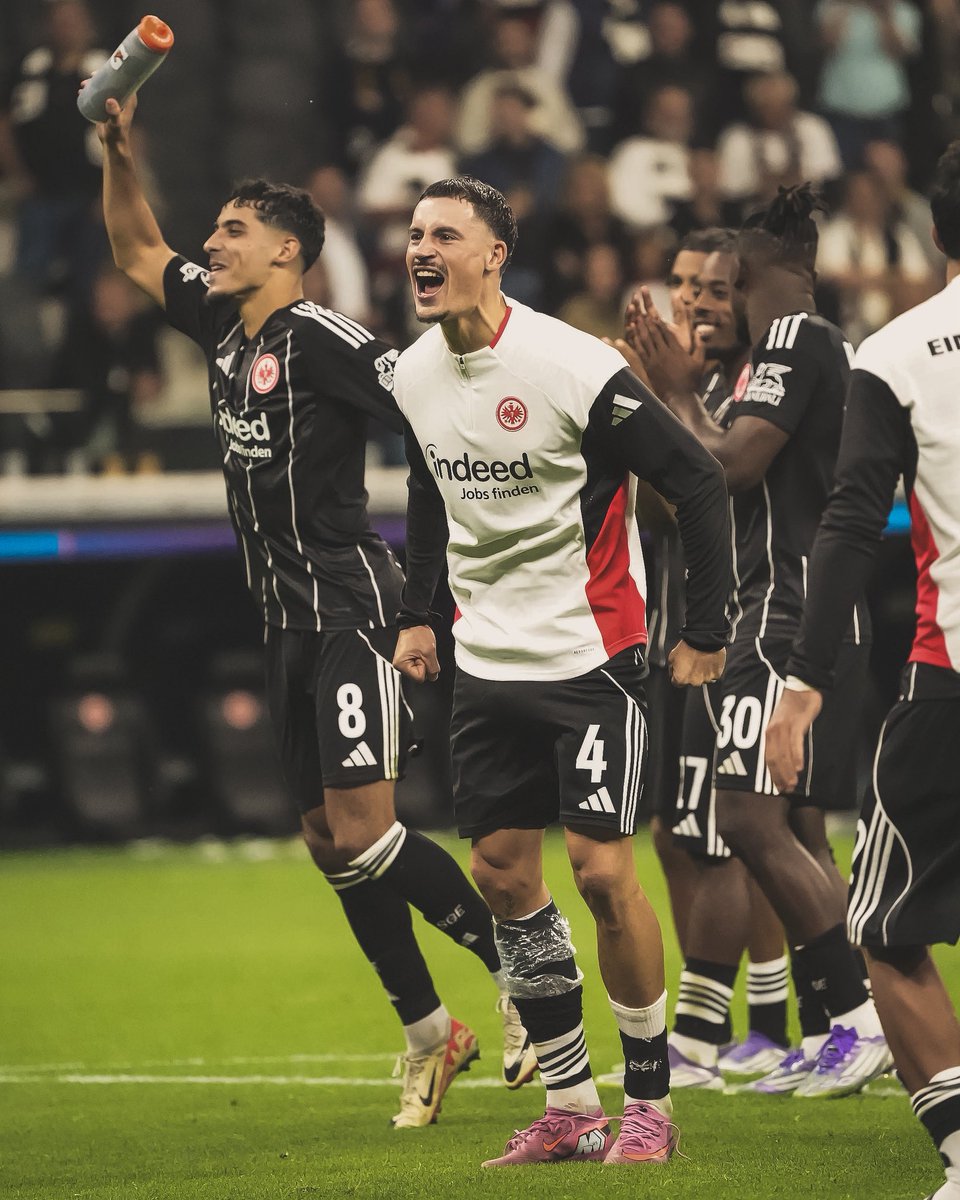 Robin Koch tweet media