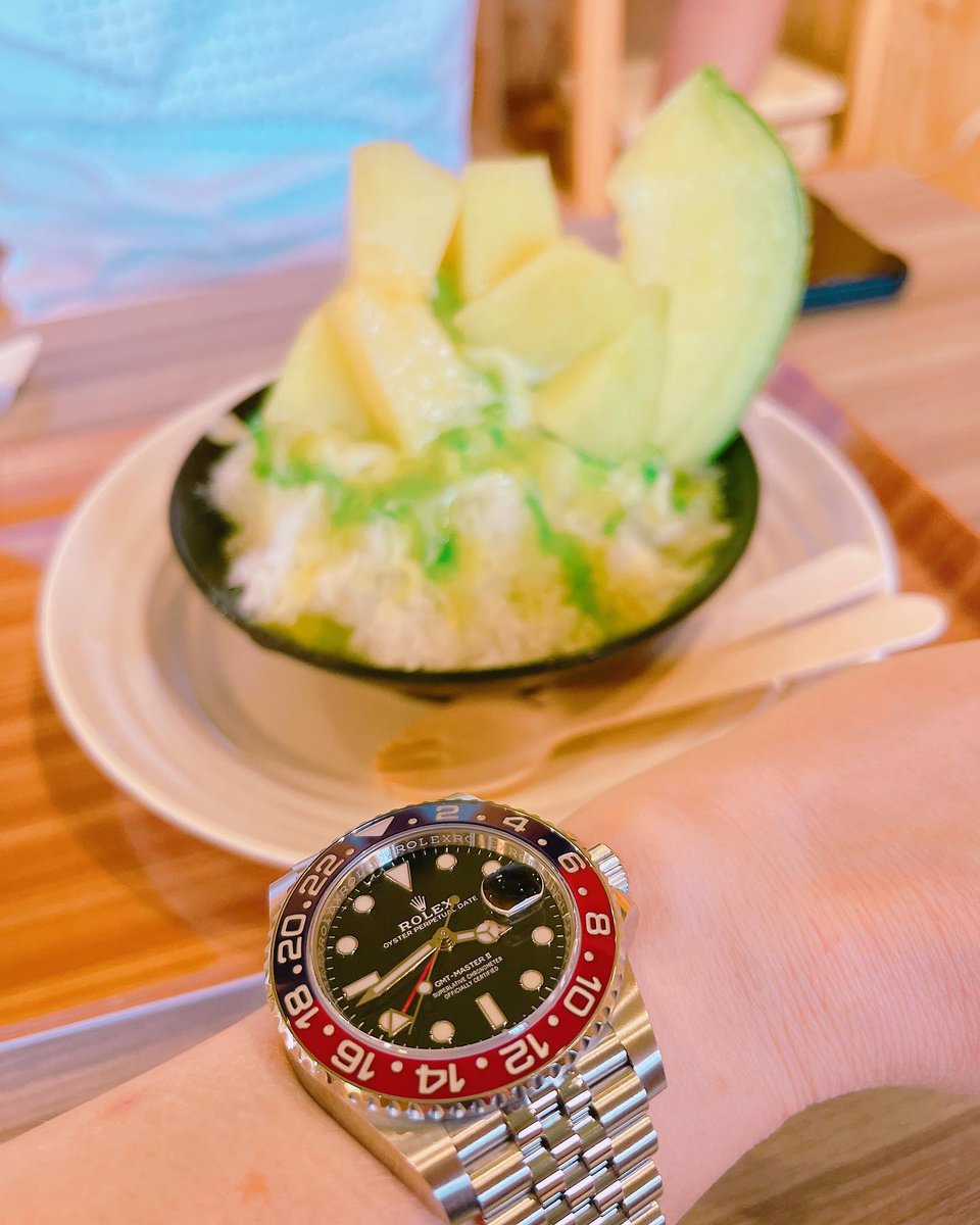 Ramirezgui's tweet photo. メロンのかき氷食べたのにコメダでタマゴドッグとコーンスープ🐷
*
#エクスプローラー
#腕時計魂
#女子時計部
#ロレックス女子
#ロレックスのある生活 https://t.co/jeDkIvcYtN