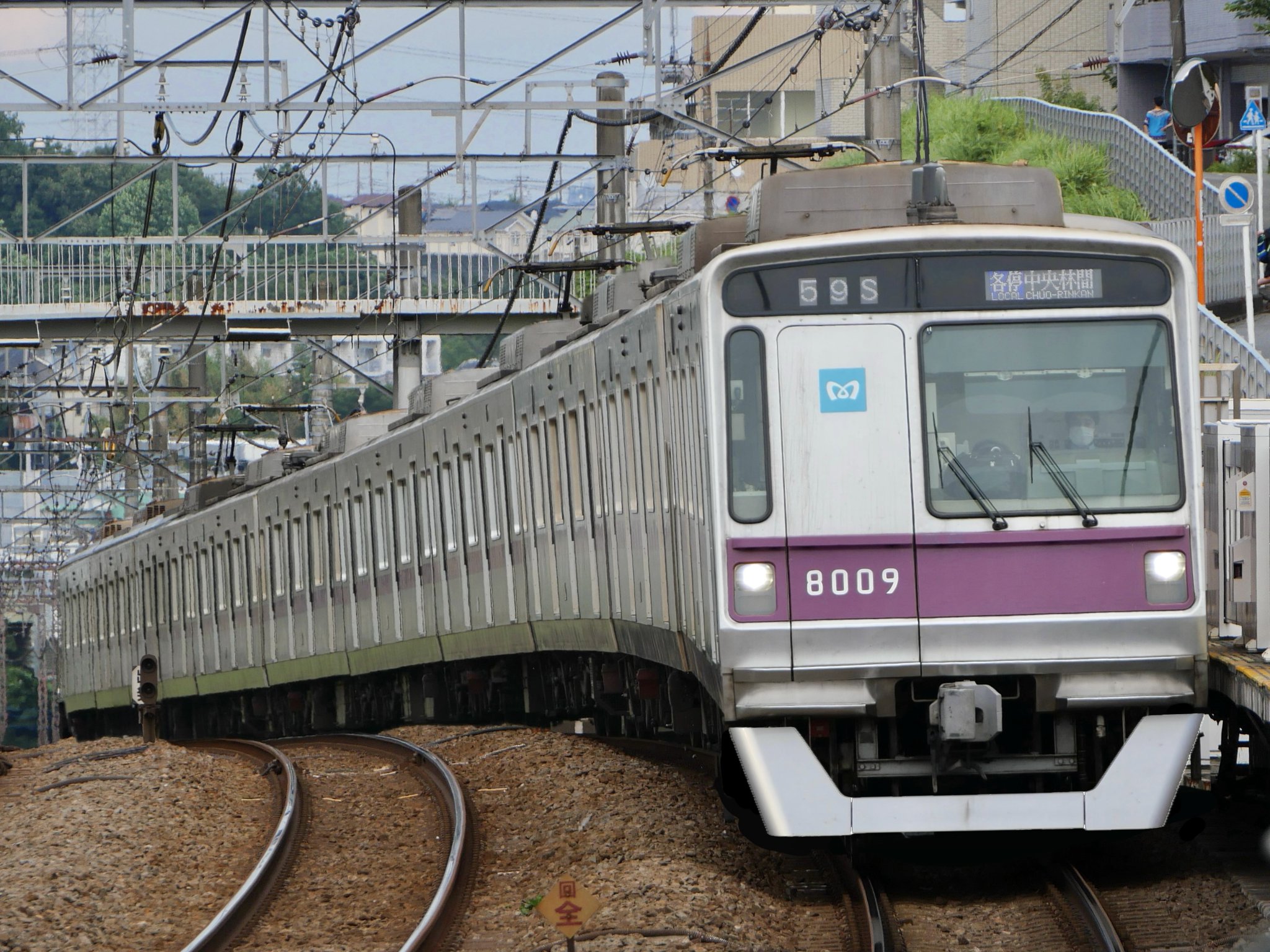 G1MKydKa8AAtENC.jpg:large