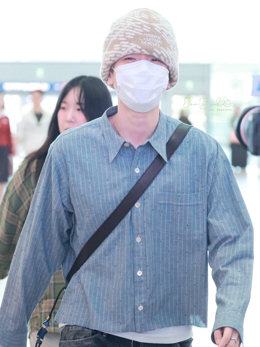 OooBaek0506's tweet photo. 250919 ICN 🛫 

@B_hundred_Hyun 
#BAEKHYUN  #백현 #ベッキョン #伯贤 https://t.co/UoY23NRcRC