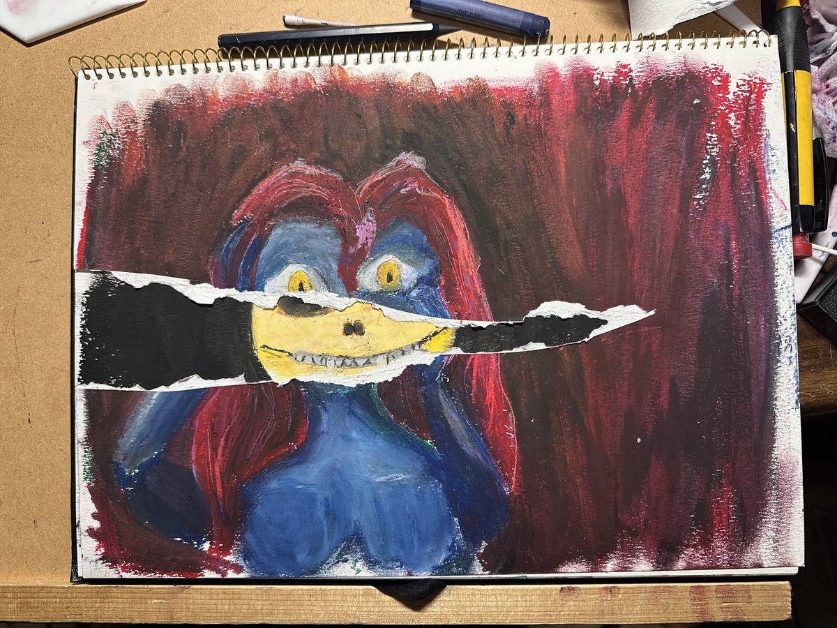 新刊の表紙は不気味寄りにするためにクレヨンで塗り塗りしたあと、実際に紙をビリビリ破って下の絵を出してました