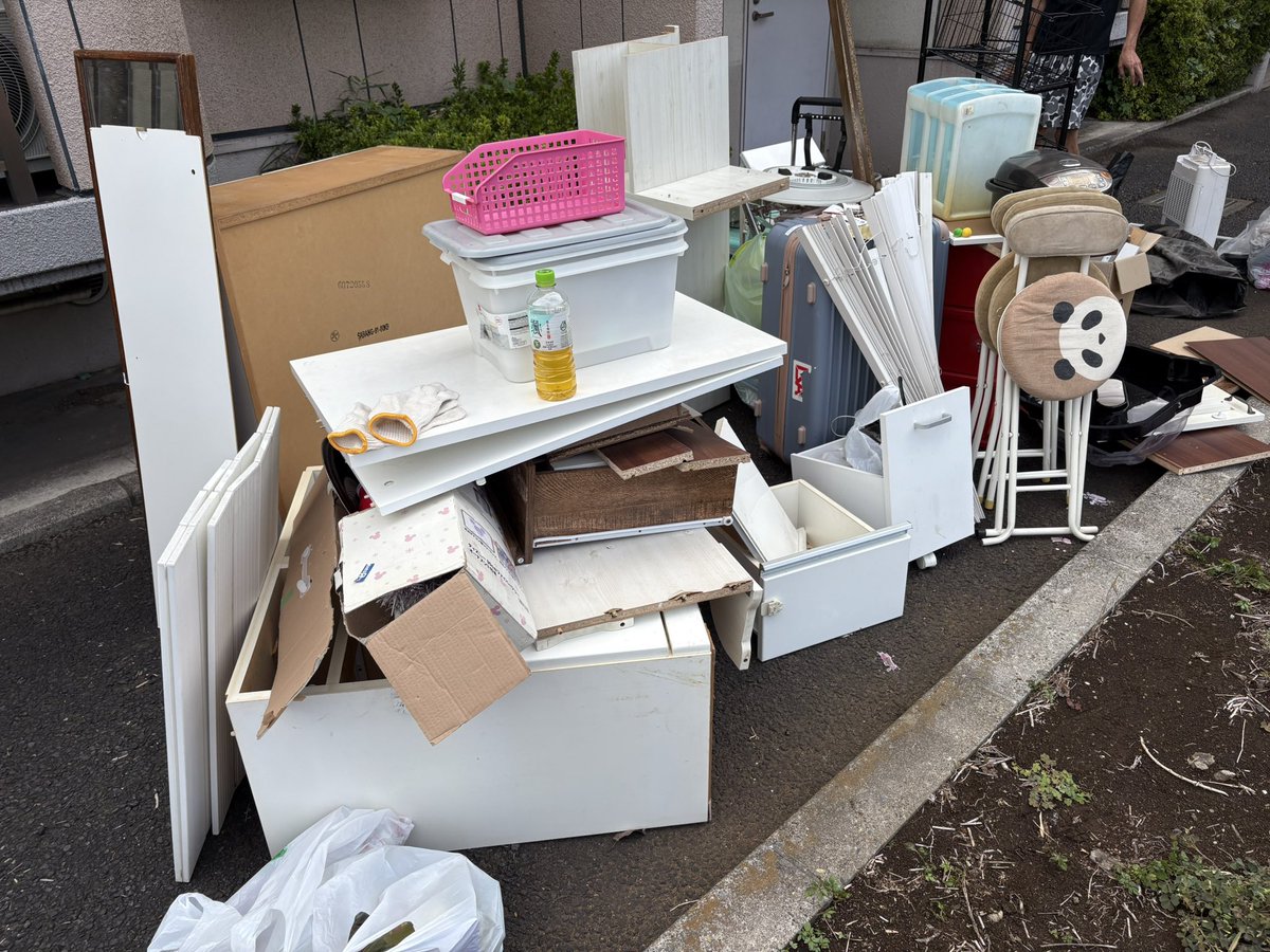 TKxxxxxxxxxxx's tweet image. 漢・斎藤

本日はお休みを貰い、朝から幼馴染の引っ越しのお手伝い👹

いや、マジで☂️降らんで良かったわ🙄

そしてまだまだ終わらないため、DMのお返事がめちゃんこ遅れます事をお許しくだされ😭😭😭

#腰が痛い