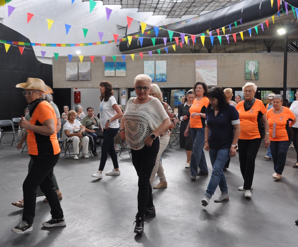 Avui comença la Festa Major #barriLaMina. Enguany: I Torneig de Parxís, inscripcions aquesta tarda, just abans de l'inici (19.15 h), plaça Maria Àngels Rosell. Cal portar taulell de joc i fitxes. I, a més, balls, tallers, jocs, cercavila, sopar veïnal... t.ly/KoOYf