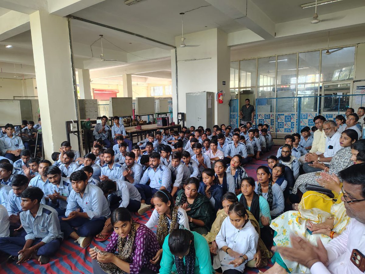 shivrawat110's tweet image. 🌳75 Saplings 75Years of Service🌳
As Chief Guest-PM Modi’s birthday-ITI Hathin celebrated Seva Pakhwada-students &amp;amp; staff Inspired youth to embrace service sustainability environmental responsibility💧🌳
#SevaPakhwada #PMModi75 #GreenIndia #YouthForChange @PMOIndia @narendramodi