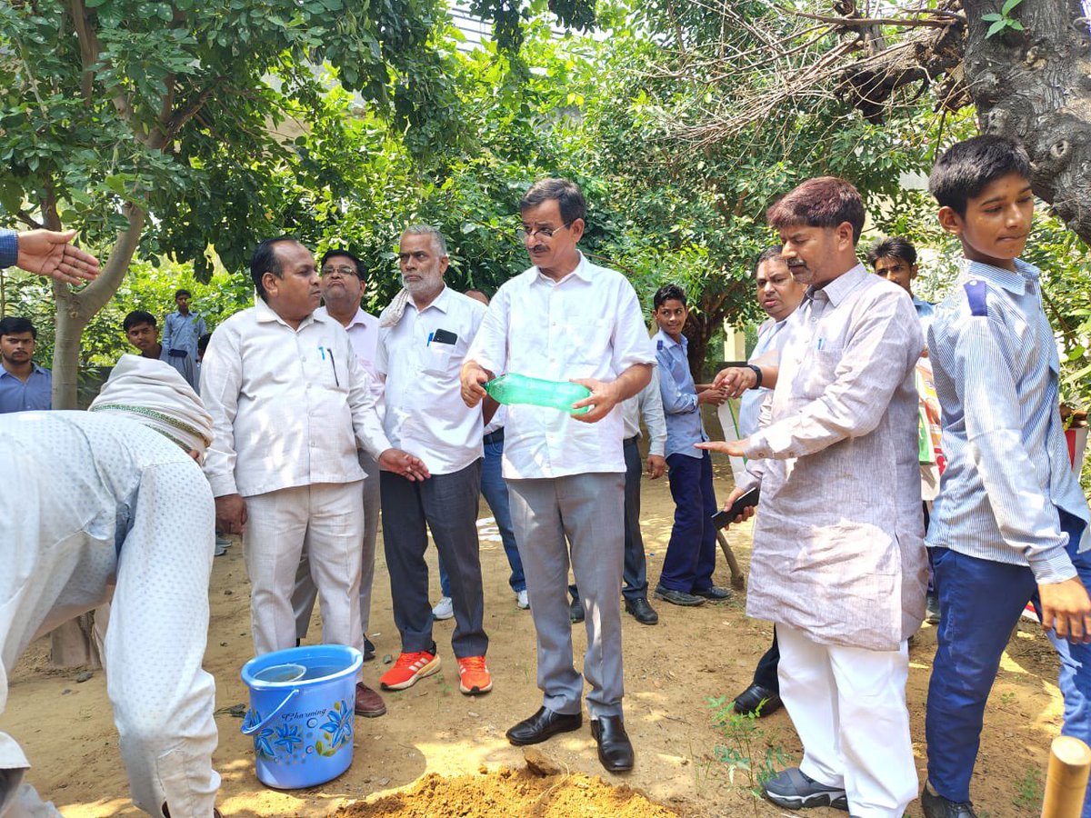 shivrawat110's tweet image. 🌳75 Saplings 75Years of Service🌳
As Chief Guest-PM Modi’s birthday-ITI Hathin celebrated Seva Pakhwada-students &amp;amp; staff Inspired youth to embrace service sustainability environmental responsibility💧🌳
#SevaPakhwada #PMModi75 #GreenIndia #YouthForChange @PMOIndia @narendramodi