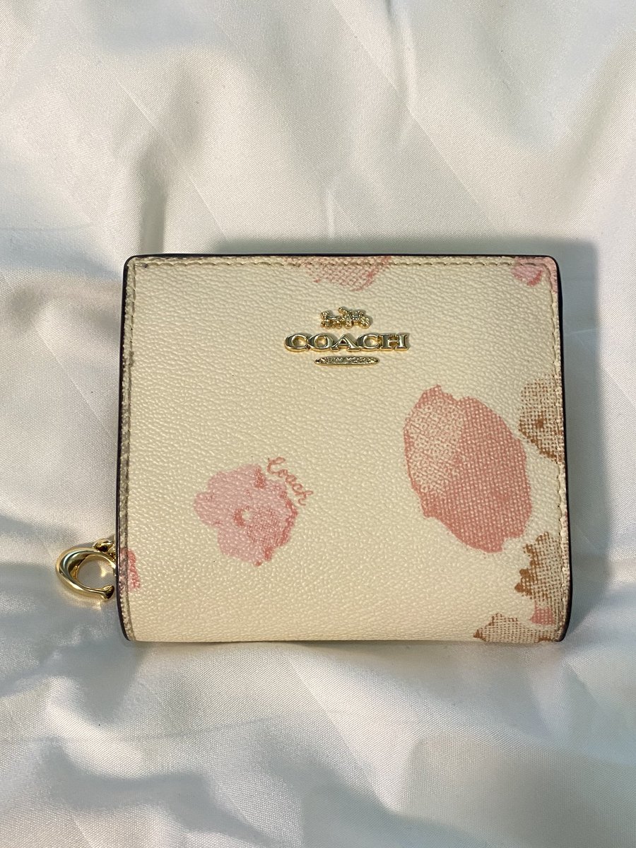 byebybee's tweet image. ส่งต่อกระเป๋าตัง coach สภาพดี 2,500 บาท ทักมาขอดูเพิ่มเติมได้ค่ะ ส่งฟรี #ส่งต่อกระเป๋า #ส่งต่อกระเป๋าตังค์ #ส่งต่อcoach #ส่งต่อกระเป๋าcoach #coach #ส่งต่อกระเป๋ามือสอง #ส่งต่อกระเป๋าตังcoach