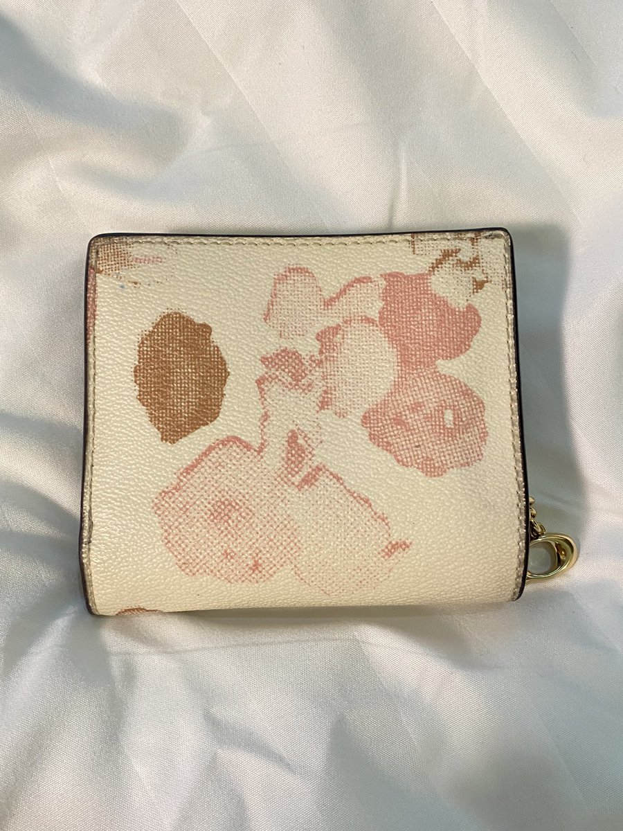 byebybee's tweet image. ส่งต่อกระเป๋าตัง coach สภาพดี 2,500 บาท ทักมาขอดูเพิ่มเติมได้ค่ะ ส่งฟรี #ส่งต่อกระเป๋า #ส่งต่อกระเป๋าตังค์ #ส่งต่อcoach #ส่งต่อกระเป๋าcoach #coach #ส่งต่อกระเป๋ามือสอง #ส่งต่อกระเป๋าตังcoach