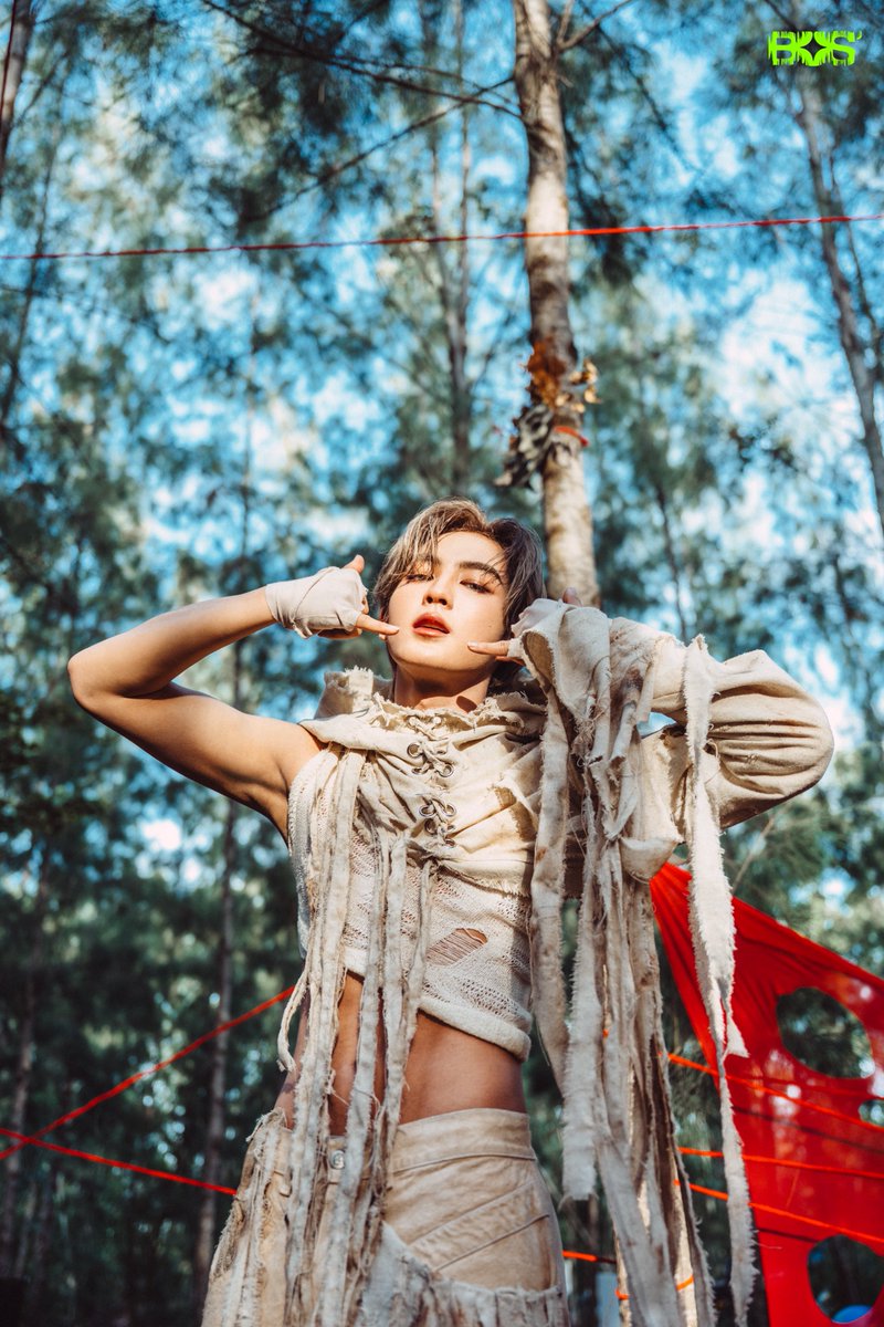 BUS_SONRAY's tweet photo. BEHIND THE SCENES #HEARTchuthiwat

BUS - BB
OFFICIAL MUSIC VIDEO OUT NOW!
🔗: https://t.co/cua8374HL6  

MUSIC ON ALL STREAMING
🔗: https://t.co/9ztJX5KqWx

#BUS_BB_MV
#BUS_BB
#BUSbecauseofyouishine https://t.co/7ygD630XbN
