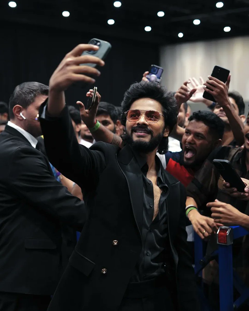 siima's tweet photo. From red carpet to crowd moments – Selfie stories of SIIMA 2025 with @BigCMobilesIND 📸

#NEXASIIMA #SIIMAinDubai #SIIMA2025 #NEXA #Airtel #Swastiks #HonerHomes #SouthIndiaShoppingMall #BigC #EaseMyTrip #adityaramchairman #Budbee #SMAAX #LaNima #NEXAExperience #createinspire #Classic650 #StayPureStayClassic #RoyalEnfield 
@ConfidentGroup1@EaseMyTrip