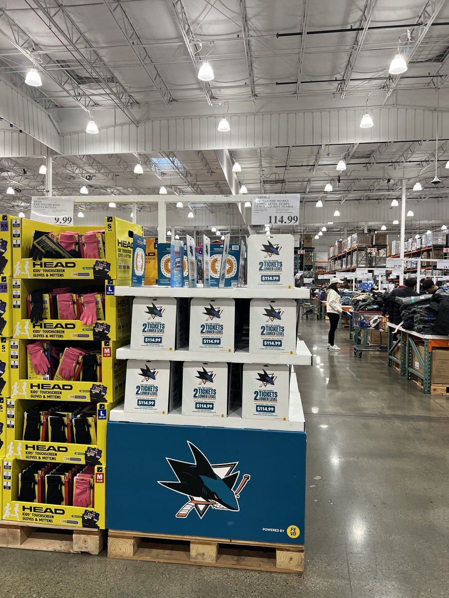 lisa 🦈🏒 tweet media