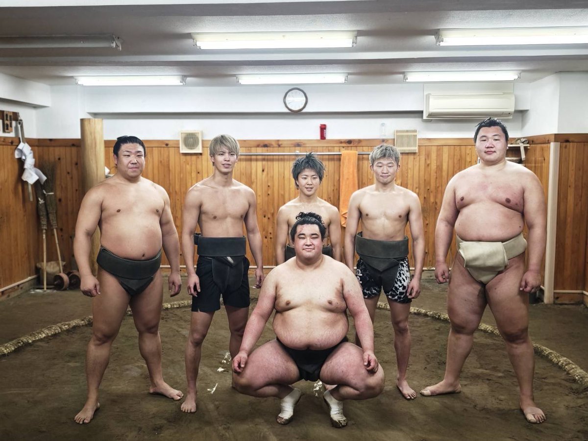 yt_rise_ogw's tweet image. 11.2 #RISE_WS 2025 FINALは両国国技館にて開催です✋
またファイターたちに相撲稽古させてヒーヒー言わしたいです🤤

【相撲部屋ガチンコ出稽古！】
荒汐部屋で白鳥大珠、那須川龍心、GUMPがガチ稽古！
💻▷youtu.be/fUSONGMuMXs

@TaijuS22 @TeppenRyujin @gump_no_damage