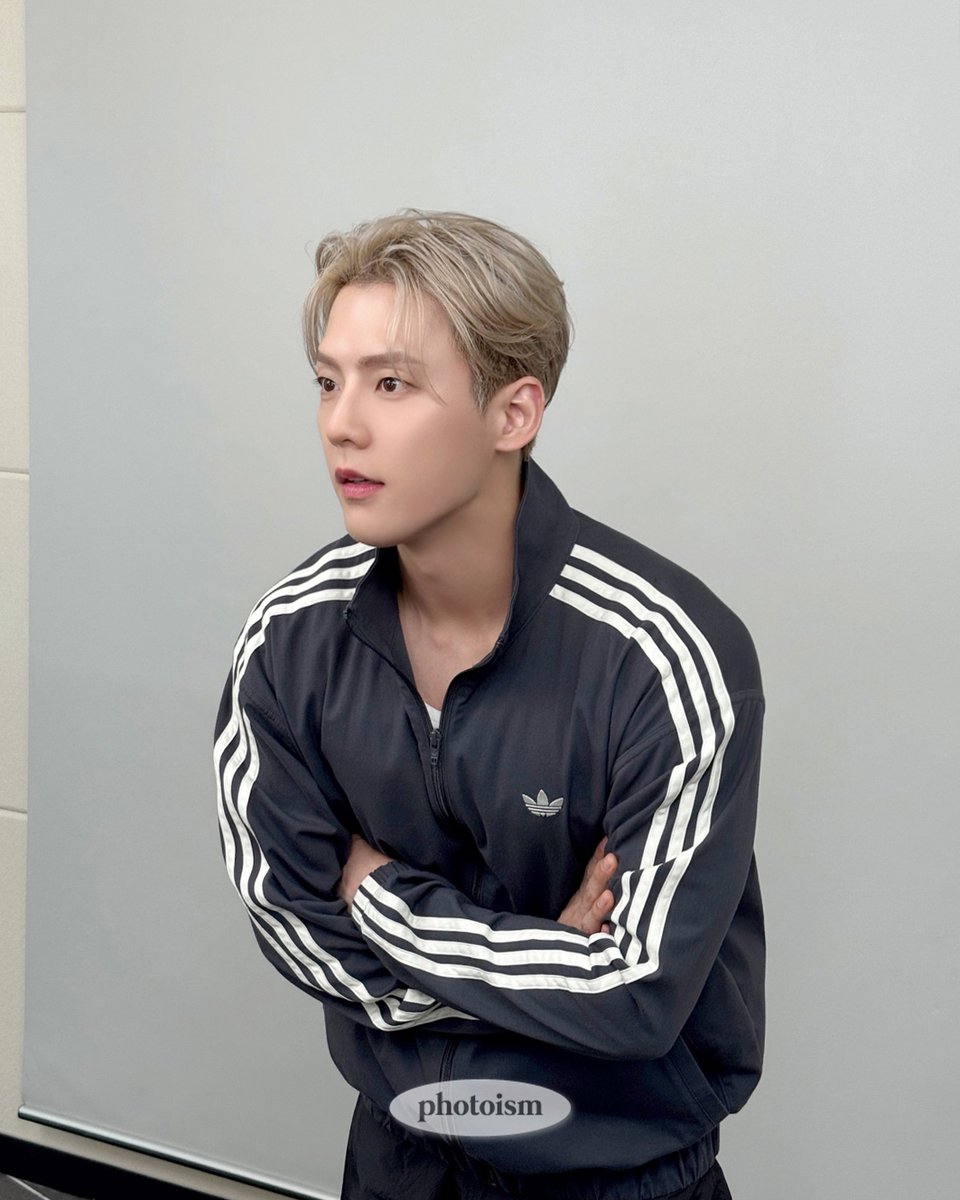photoism_behind's tweet photo. PHOTOISM X LEEMINHYUK (HUTA)

멜로디 바보 민혁
비하인드 포토 도착 🎶

📚 사랑한다는 말
영어로는 아이러브유
일본어로 아이시테루

그리고 한국어로는 ｡｡｡“ 바보같애 💓 “

@BTOBCOMPANY

#포토이즘 #비투비 #BTOB #이민혁 #LEEMINHYUK #허타 #HUTA

ONLY IN PHOTOISM https://t.co/Tk60LJaYqx