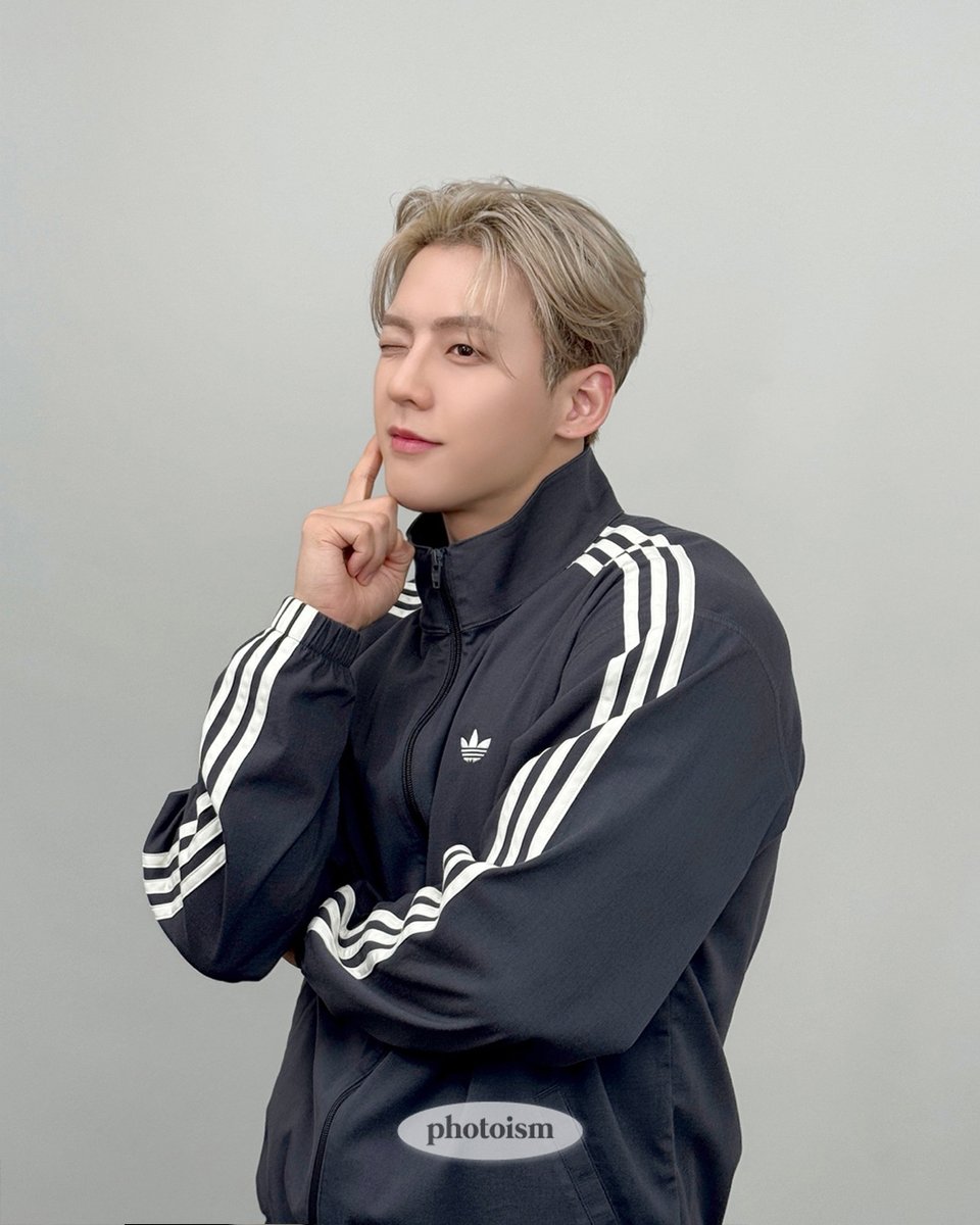 photoism_behind's tweet photo. PHOTOISM X LEEMINHYUK (HUTA)

멜로디 바보 민혁
비하인드 포토 도착 🎶

📚 사랑한다는 말
영어로는 아이러브유
일본어로 아이시테루

그리고 한국어로는 ｡｡｡“ 바보같애 💓 “

@BTOBCOMPANY

#포토이즘 #비투비 #BTOB #이민혁 #LEEMINHYUK #허타 #HUTA

ONLY IN PHOTOISM https://t.co/Tk60LJaYqx