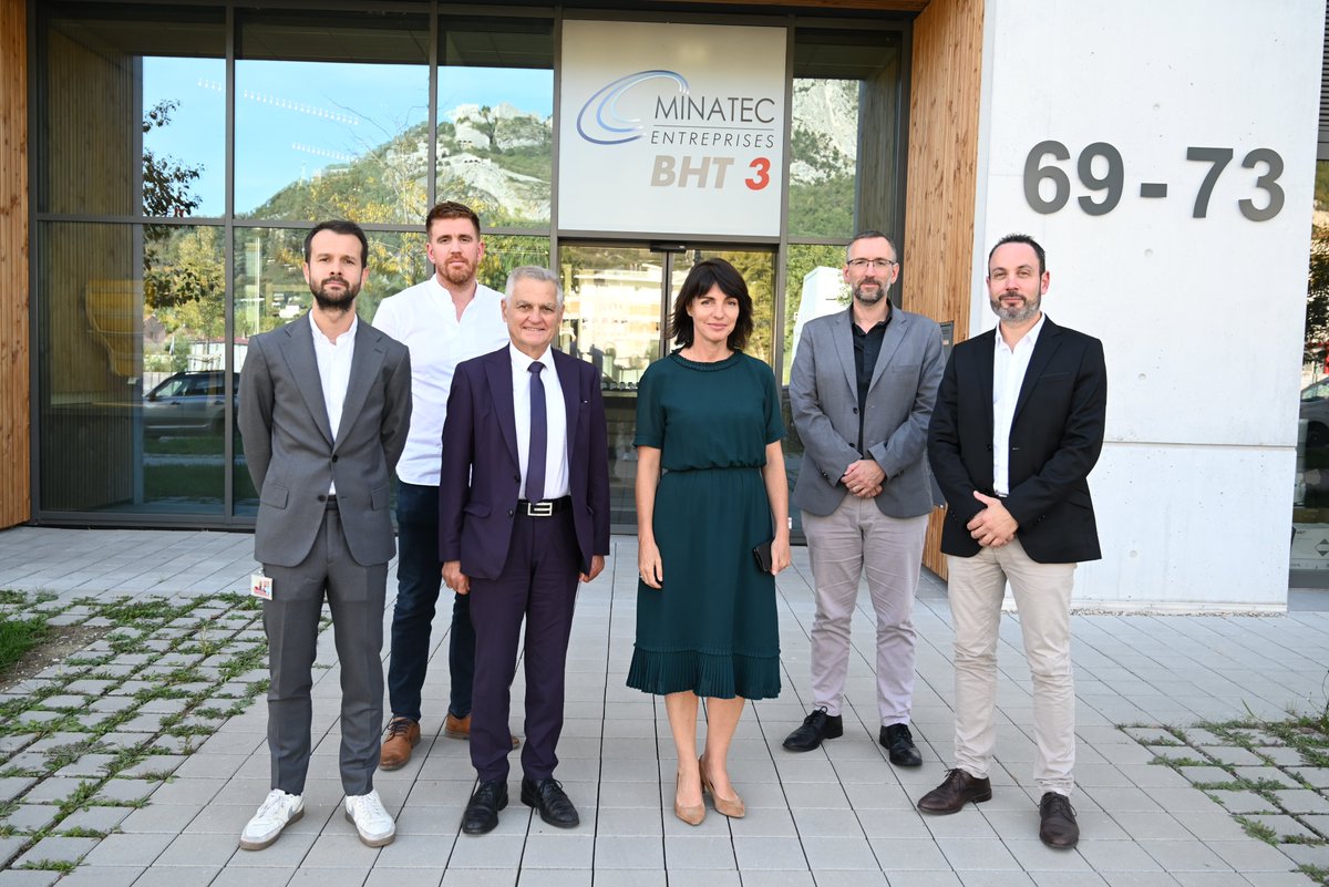 Prefet38's tweet image. #Attractivité | Catherine Séguin, préfète de l'#Isère, s'est rendue sur le site de Minatec Entreprises à Grenoble pour découvrir le projet BHT-Fab porté à Saint-Égrève : une pépinière industrielle innovante pour accueillir et accompagner des sociétés technologiques de pointe.