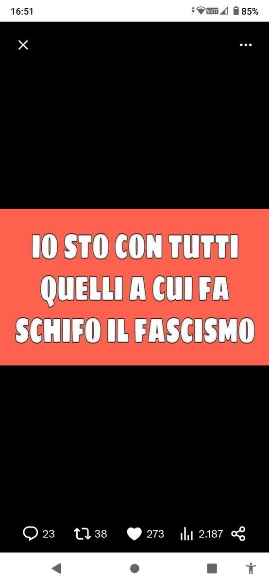 DadX54348122's tweet photo. Buona giornata compagne/i ✊✊✊ https://t.co/qg44DGjGLl