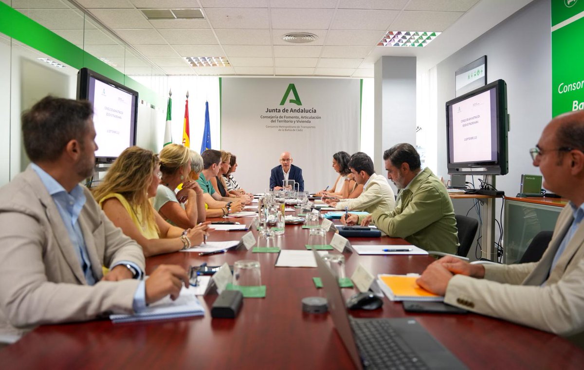 Cádiz Junta (@cadizjunta) on Twitter photo El <a href="/CMTBCadiz/">Consorcio de Transporte Bahía de Cádiz</a> informa favorablemente sobre el Plan de Transporte Metropolitano de la Bahía de #Cádiz
-Paso previo a su aprobación definitiva en CGOB
europapress.es/esandalucia/ca… El <a href="/CMTBCadiz/">Consorcio de Transporte Bahía de Cádiz</a> informa favorablemente sobre el Plan de Transporte Metropolitano de la Bahía de #Cádiz
-Paso previo a su aprobación definitiva en CGOB
europapress.es/esandalucia/ca…