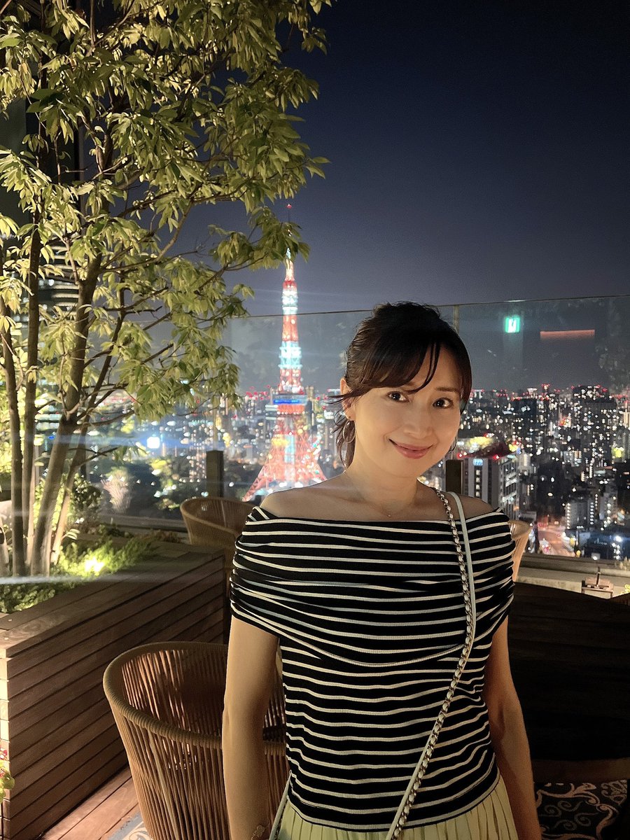 nakanokumiko's tweet image. 先日の東京エディション虎ノ門でのカフェタイム☕️🌿
夜景が最高だった🗼✨

#東京エディション虎ノ門
#東京タワー
#tokyotower
#ロビーバー