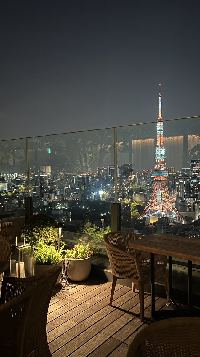 nakanokumiko's tweet image. 先日の東京エディション虎ノ門でのカフェタイム☕️🌿
夜景が最高だった🗼✨

#東京エディション虎ノ門
#東京タワー
#tokyotower
#ロビーバー