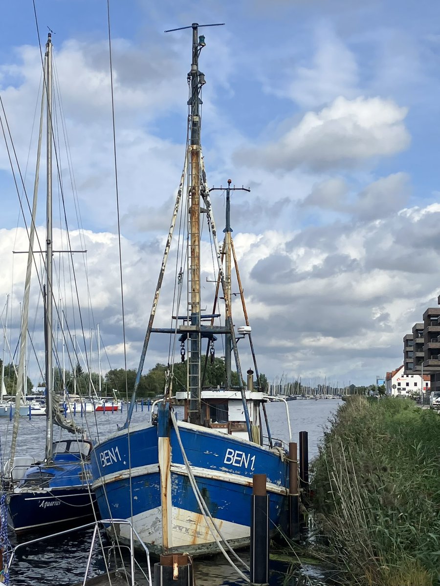 Ben am ewigen Glitzerwasser 🌈🖤 tweet media