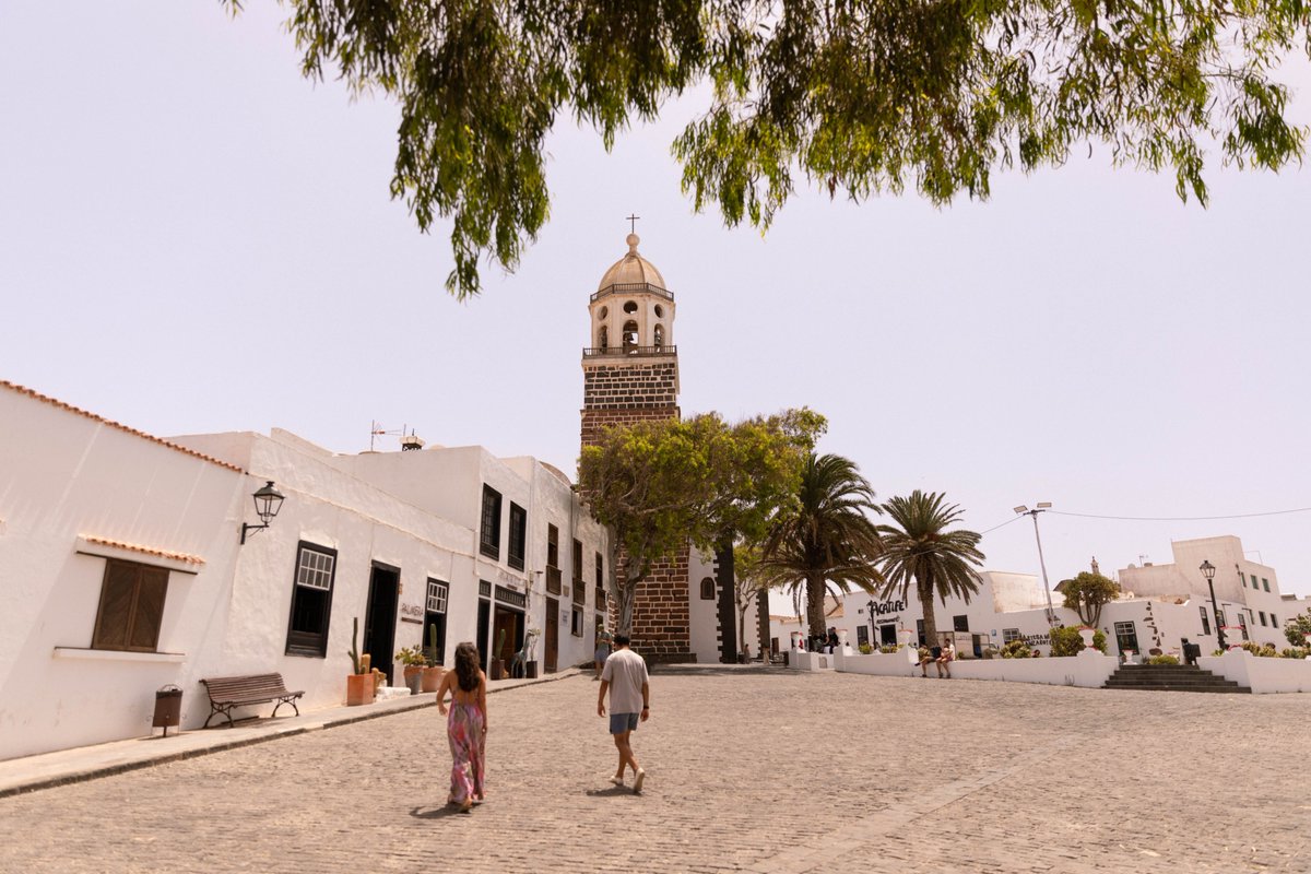 La Villa de Teguise: un spot que respira historia viva entre sus calles empedradas ✨🌿😍

#LanzaroteLaIslaDiferente