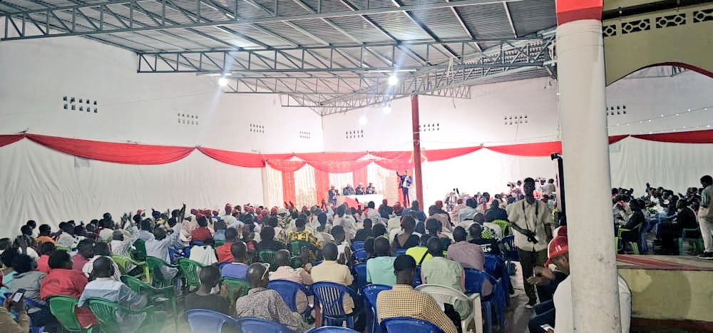 Enfin de la soirée du 18/09/2025,les Badasigana se sont rencontrés à #Kumugumya pour célébrer le 64è anniversaire de sa victoire des législatives du 18/09/1961. Peu avant,ils s’étaient rencontrés au Mausolée du Prince Louis #Rwagasore à Vugizo ds <a href="/Bujaprov2025/">Province de Bujumbura</a>.<a href="/nkurunziza_com/">nkurunziza olivier</a>