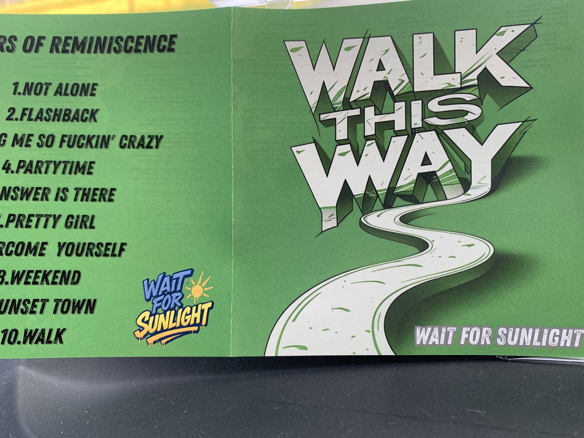 マルちゃん❣️
聴くよーーー🥰

ヒロさんthank you‼️
WAIT FOR SUNLIGHT 💕