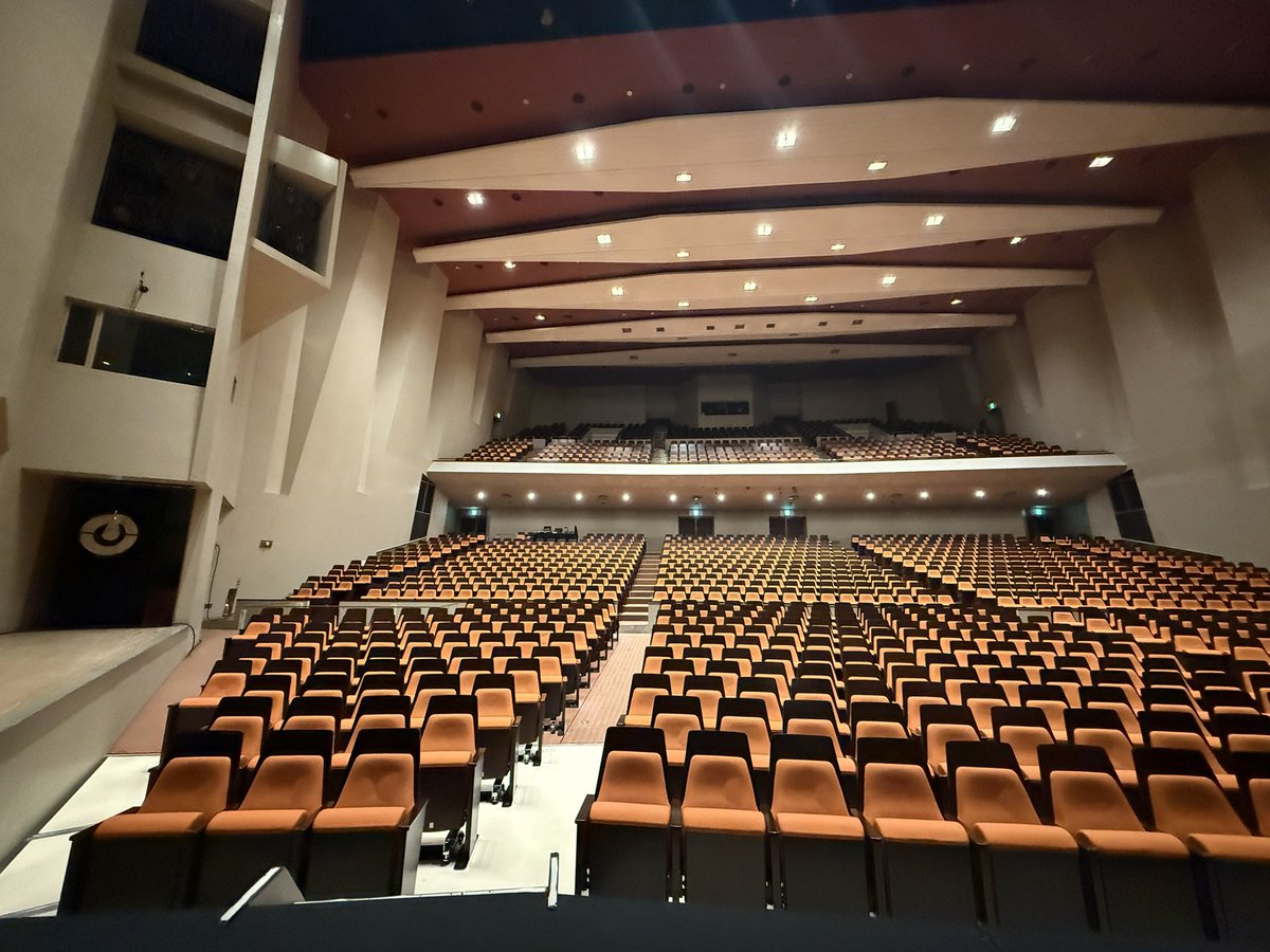 minoringo_go's tweet image. 『夜の来訪者』9/17.18高知市民劇場の例会✨無事に終了しました!
なんと…4年半ぶりの会員1000名達成✨ということで、おめでとうございます🎊
2020年3月のこまつ座『イヌの仇討』以来の高知での例会🥹様々なことを思い出し…嬉しく胸アツな時間でした❤️🔥
あんぱんまんを食べて元気100倍🙌