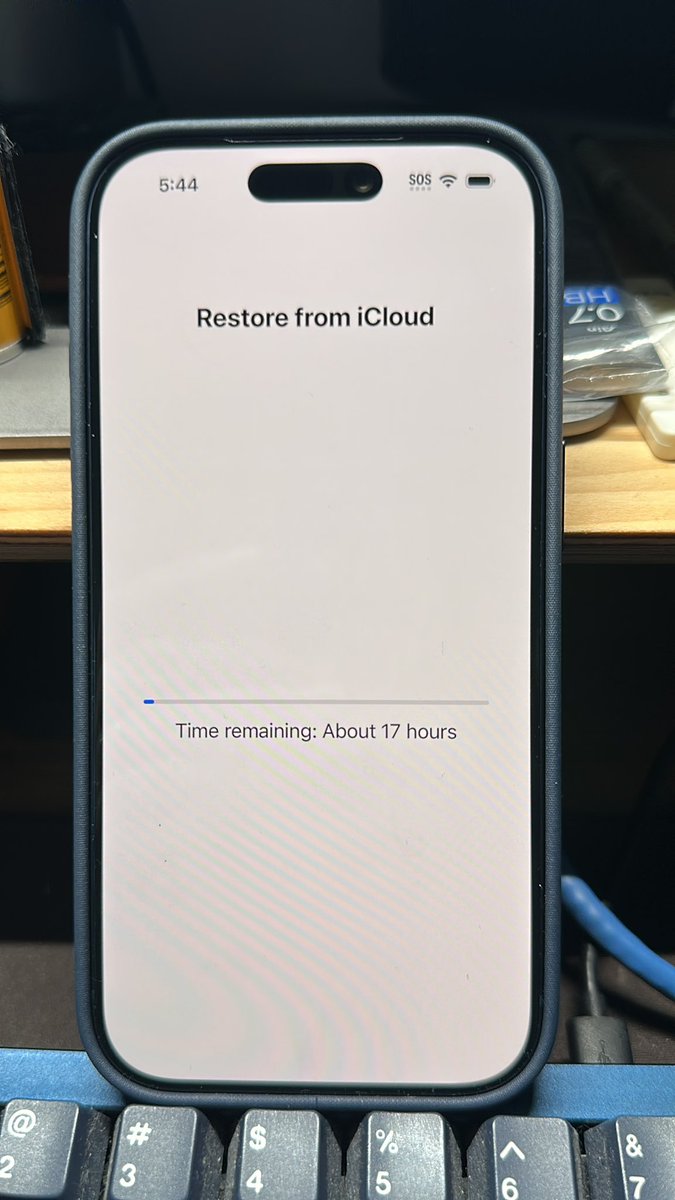 problogger's tweet image. Setting up new iPhone…. This can’t be right!?!