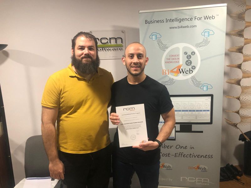 RCM_Software_'s tweet photo. ¡Hoy celebramos junto a nuestro partner Tileria &amp; Asociados SA! 🎉
Queremos dar la enhorabuena a Gustavo Tileria, quien durante las últimas semanas estuvo recibiendo una formación intensiva en nuestros productos Muchas gracias a Tileria &amp; Asociados por la confianza! 
#BI #BI4Web https://t.co/J5SZ9cLhD9