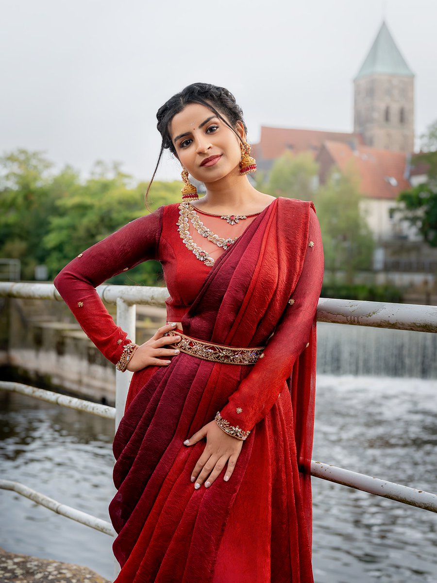KollywoodCinima's tweet image. #SivaangiKrishnakumar Gorgeous Look in Red Costume

📷 #Sivaangi 😍

#KollywoodCinima #KcGallery #KcPic
