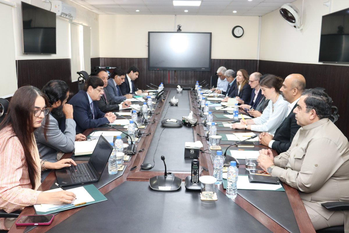 PHC_Punjab's tweet image. British High Commission delegation’s visits to PHC

A high-level delegation of the British High Commission, led by Development Director Sam Waldock, visited the Punjab Healthcare Commission (PHC) to review collaboration under the FCDO-funded Evidence for Health (E4H) programme.