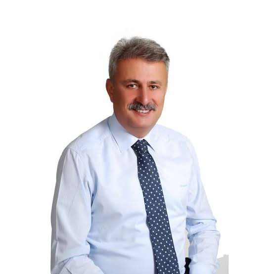 Kırıkkale Yahşihan Belediye Başkanı Ahmet Sungur hakkında Kırıkkale Cumhuriyet Başsavcılığı tarafından irtikap suçlamasıyla soruşturma başlatıldı ve gözaltı işlemi yapıldı.

AK Parti Merkez Yürütme Kurulu, Yahşihan Belediye Başkanı Ahmet Sungur’u tedbirli olarak partiden ihracı