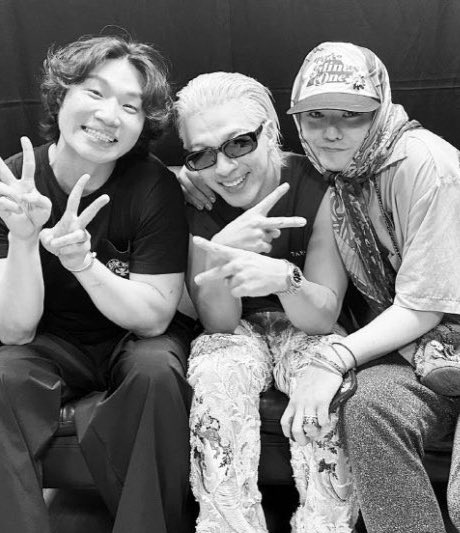 not gonna lie they really do look like aunties in that photo lmao