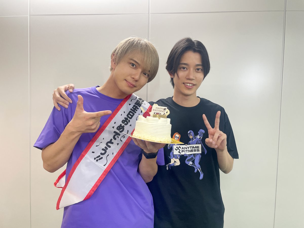 aogym_bsfuji's tweet photo. ┇∵ 🏋️‍♀️SP画像🏋️‍♀️ ∵┇

Birthdayオフショット📸🎂

#あおジム の配信詳細はこちら⏬
https://t.co/jJ0agYJysh

#高橋健介 #加���大悟
#あおジム視聴 https://t.co/ZFQ6FcdCpY