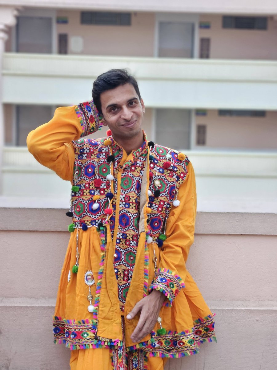 Ronak_blog's tweet image. Quote with your smiling face 😚