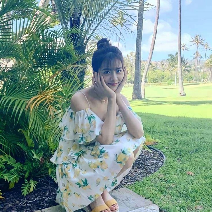 asayaaverse's tweet photo. Jisoo said go out and touch some grass🫵☺️ https://t.co/Zhz9VgSN38