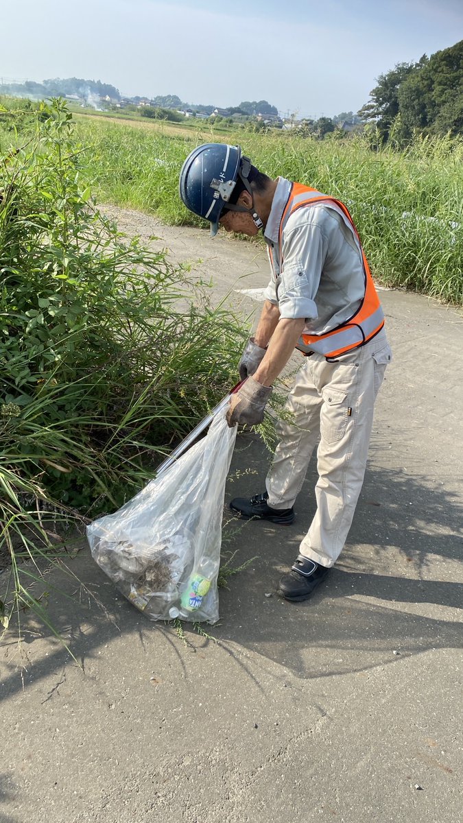 build_20190301's tweet photo. ２０２５年９月活動報告２ ３５度のとろけそうな日中🌤元気にごみ拾い（福拾い）を挙行しました。お彼岸前に綺麗にしてまいります。寒さ暑さも彼岸までにになりそうです✋
#ゴミ拾い ＃繋がる ＃ひとつ ＃諦めない ＃MISSON https://t.co/X1VPoJvBF8